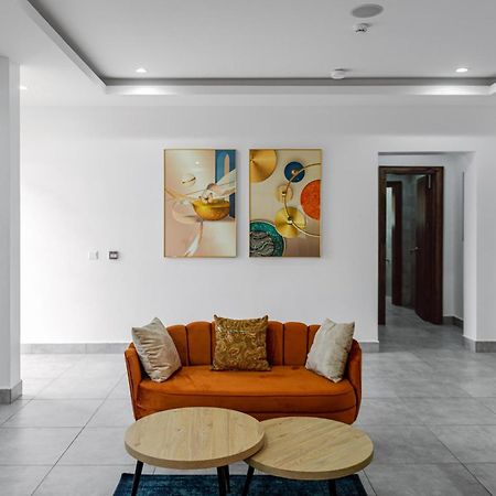Quest Boutique Hotel Gwarinpa Bagian luar foto