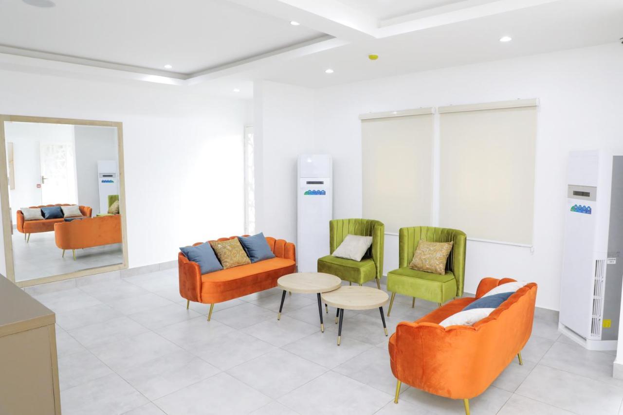 Quest Boutique Hotel Gwarinpa Bagian luar foto
