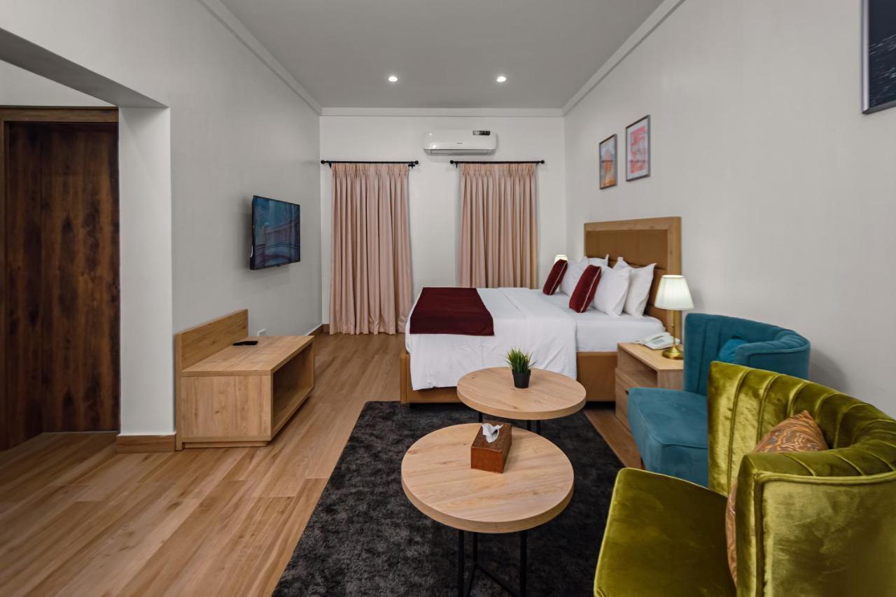 Quest Boutique Hotel Gwarinpa Bagian luar foto