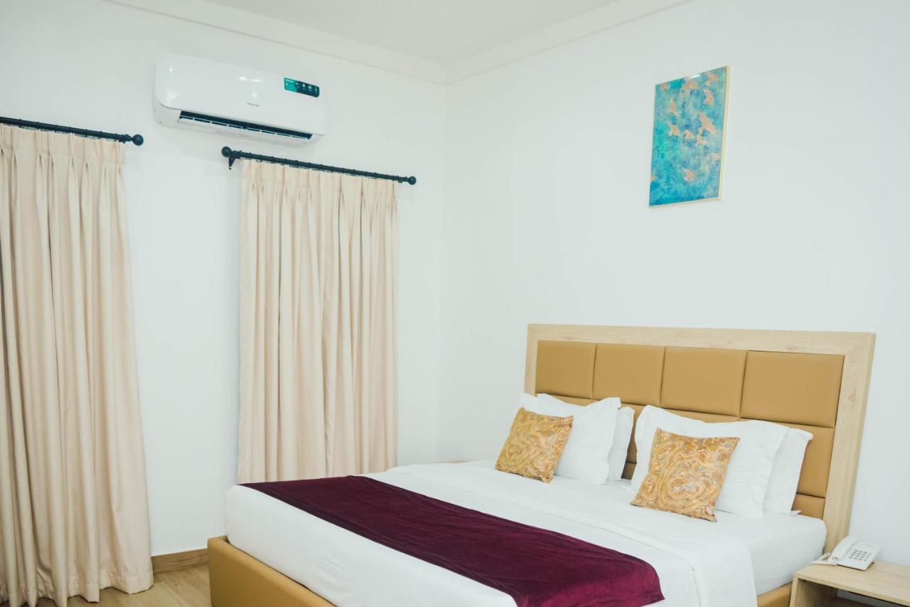 Quest Boutique Hotel Gwarinpa Bagian luar foto
