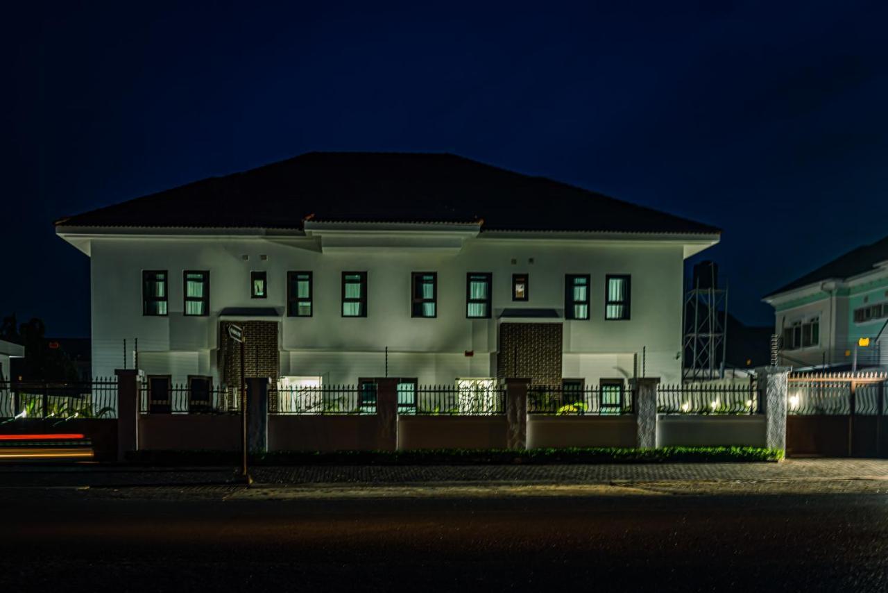 Quest Boutique Hotel Gwarinpa Bagian luar foto