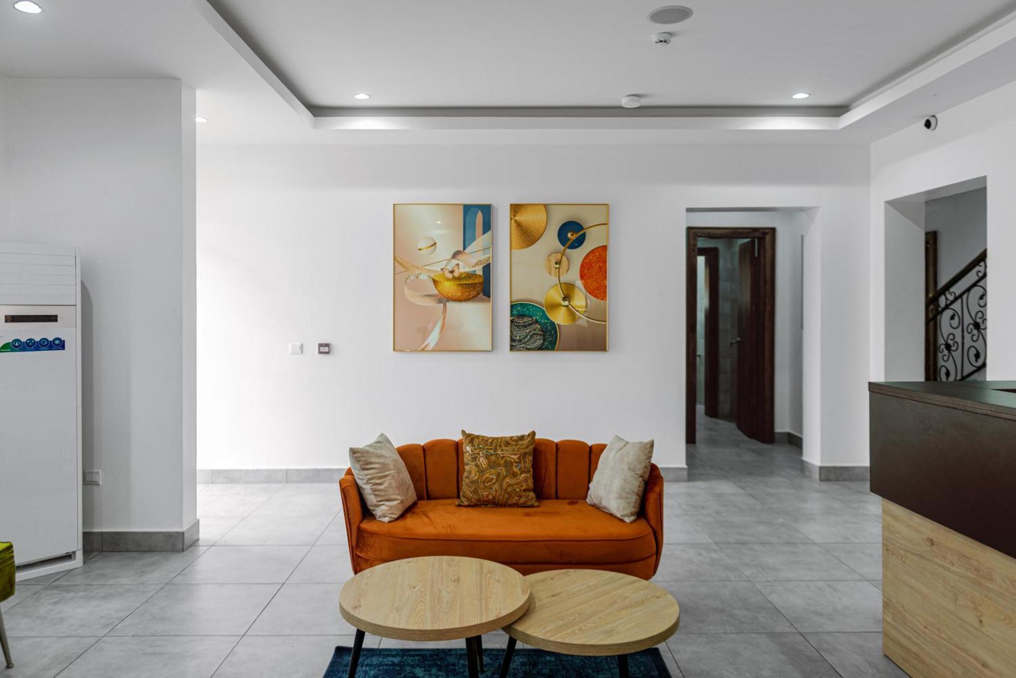 Quest Boutique Hotel Gwarinpa Bagian luar foto