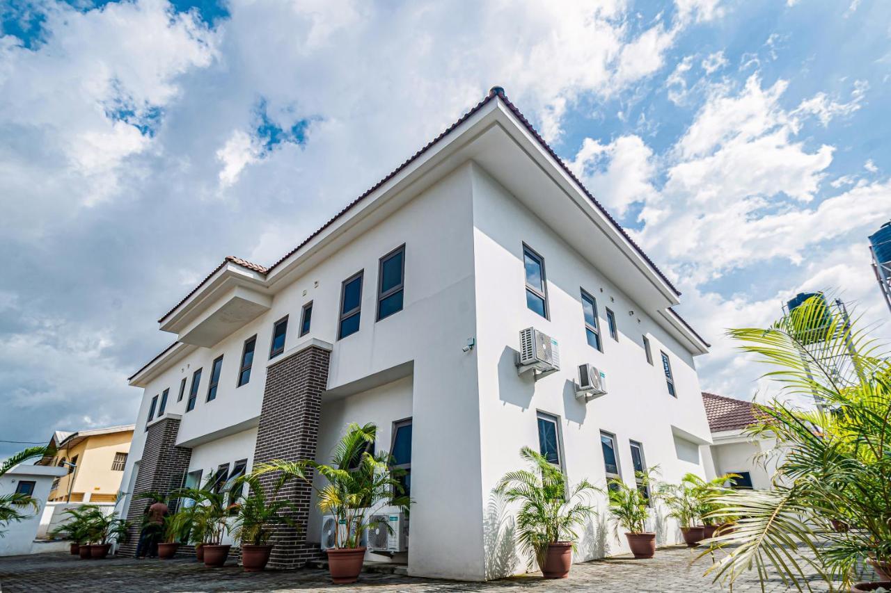 Quest Boutique Hotel Gwarinpa Bagian luar foto