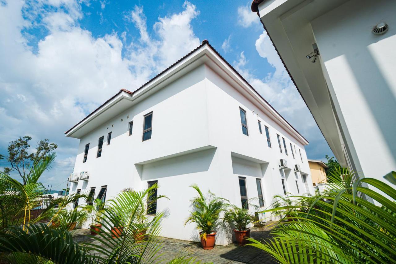 Quest Boutique Hotel Gwarinpa Bagian luar foto