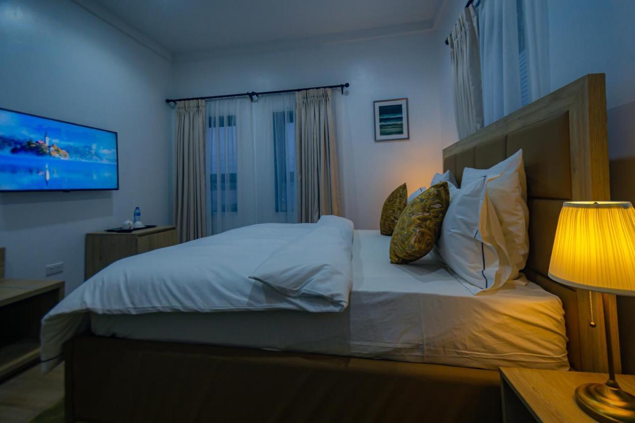 Quest Boutique Hotel Gwarinpa Bagian luar foto