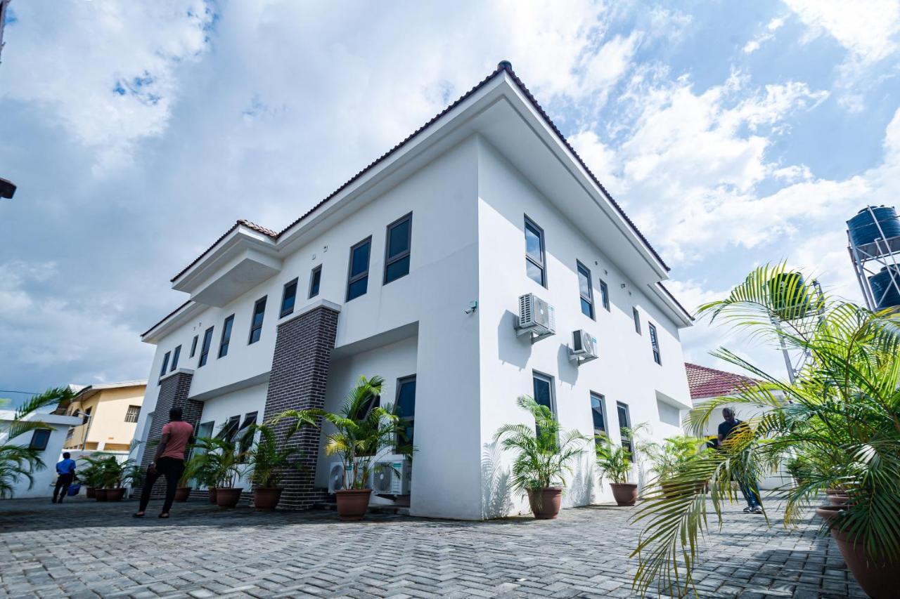 Quest Boutique Hotel Gwarinpa Bagian luar foto