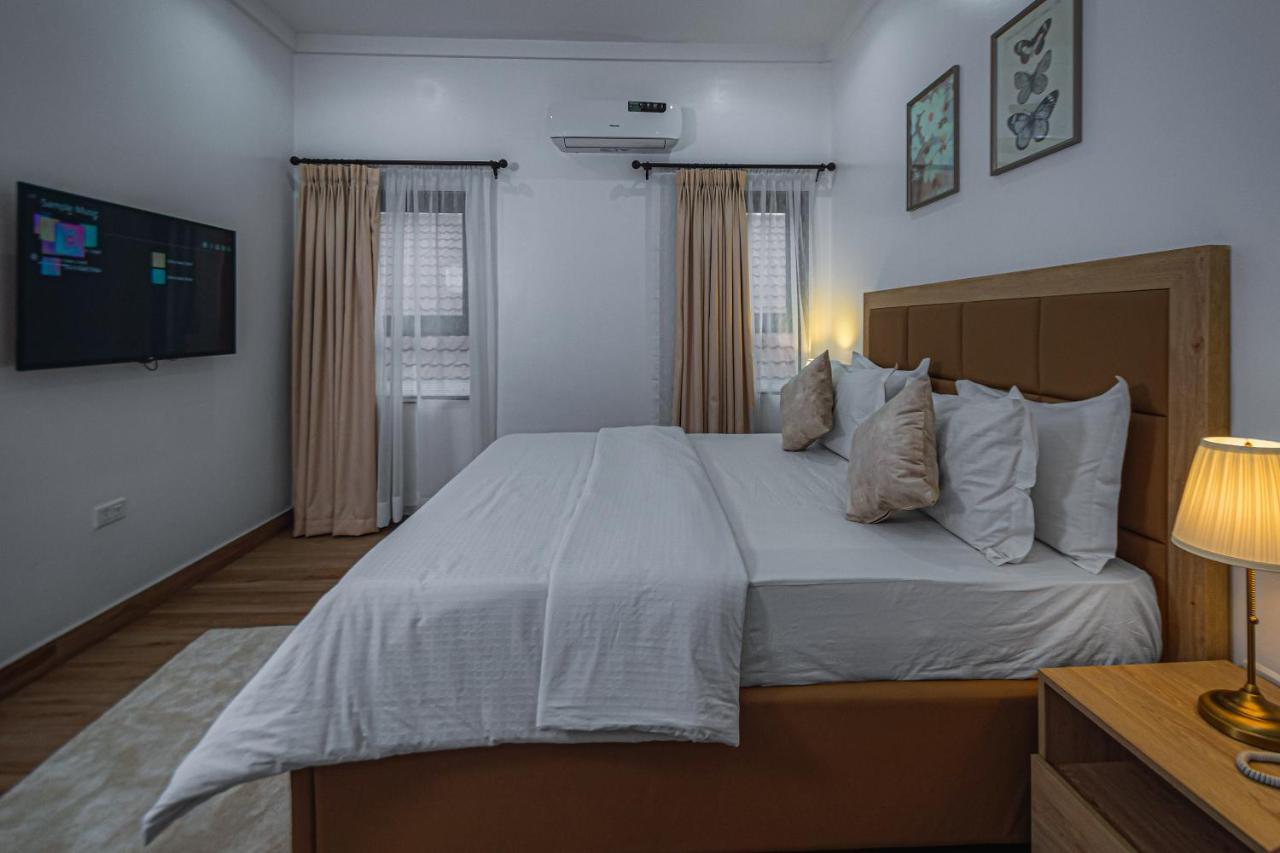 Quest Boutique Hotel Gwarinpa Bagian luar foto