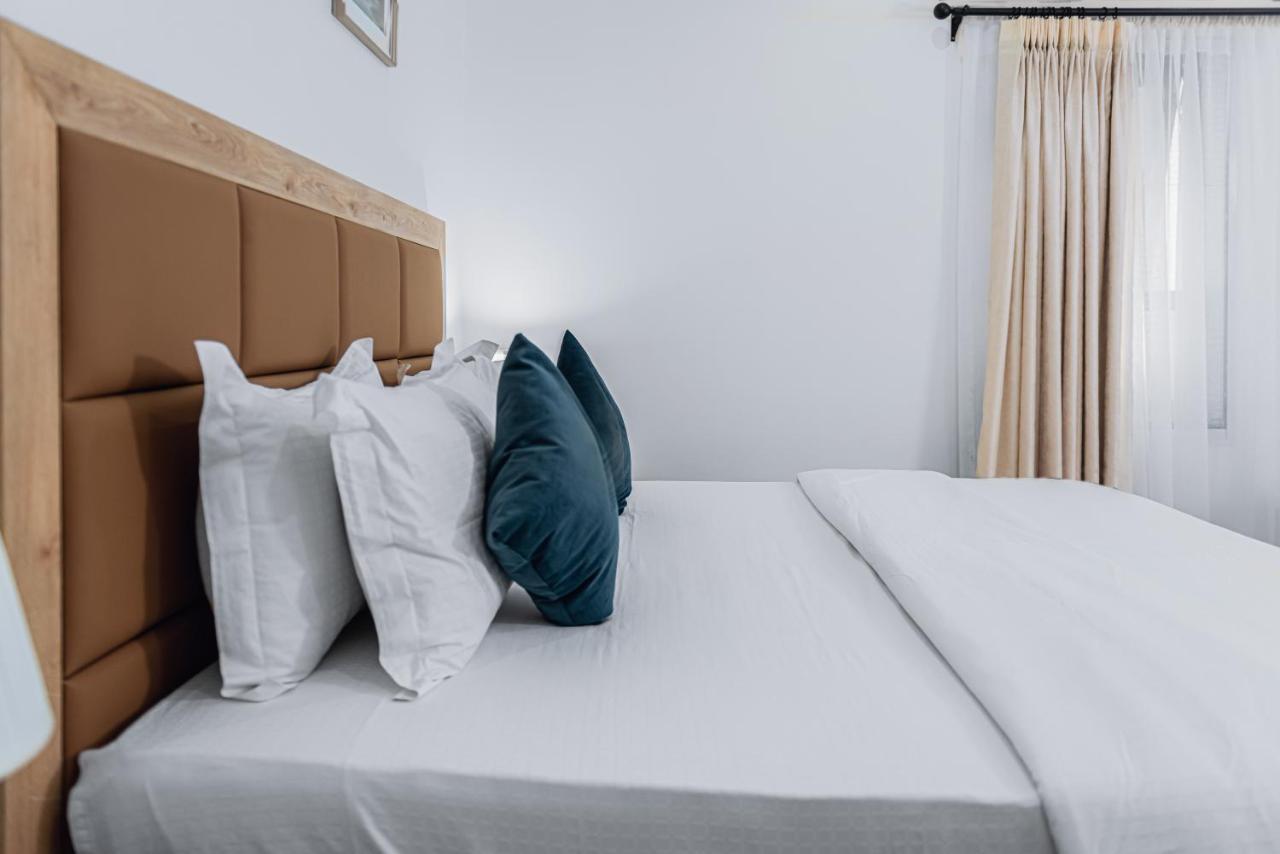 Quest Boutique Hotel Gwarinpa Bagian luar foto