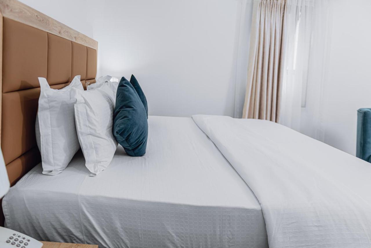 Quest Boutique Hotel Gwarinpa Bagian luar foto