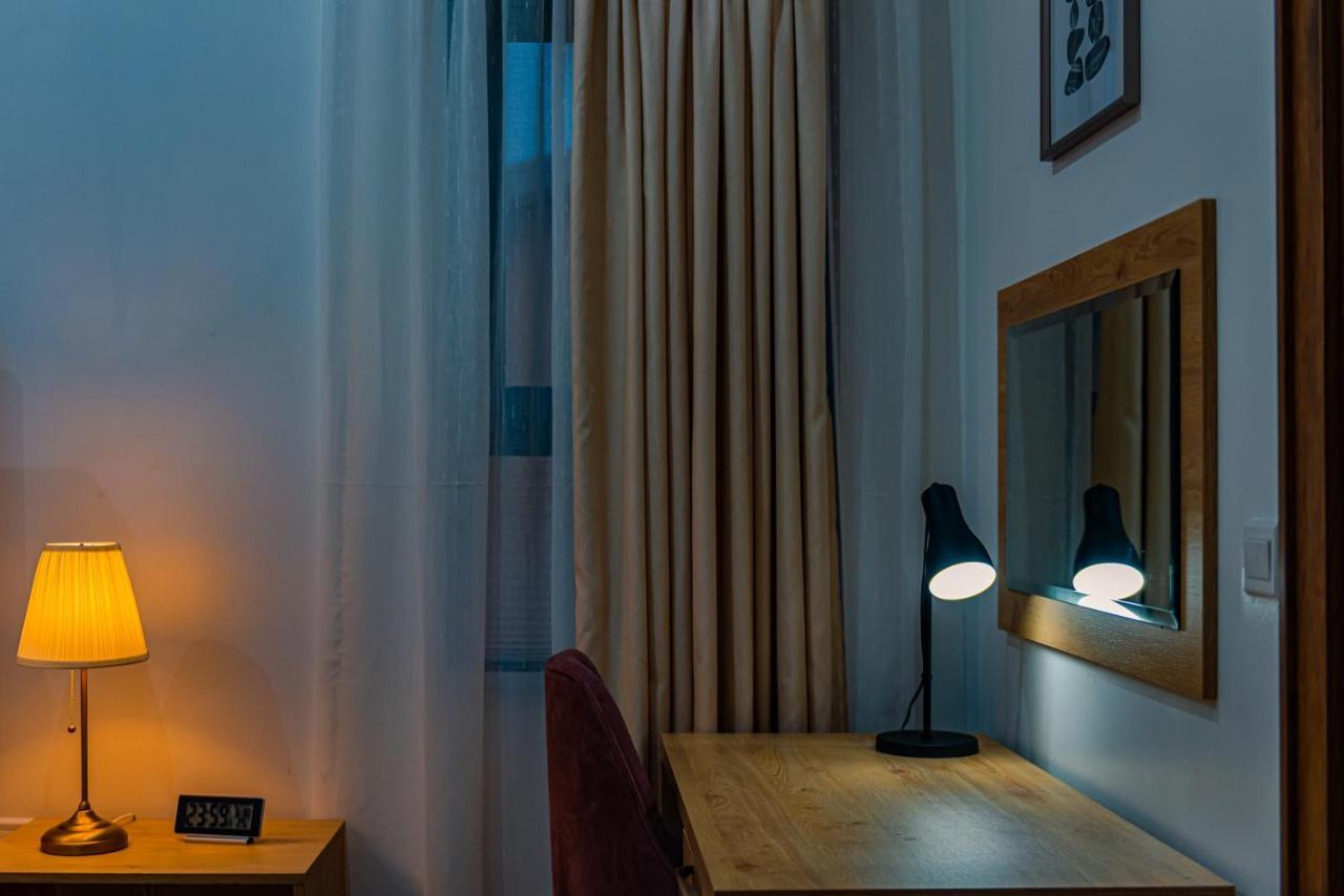 Quest Boutique Hotel Gwarinpa Bagian luar foto