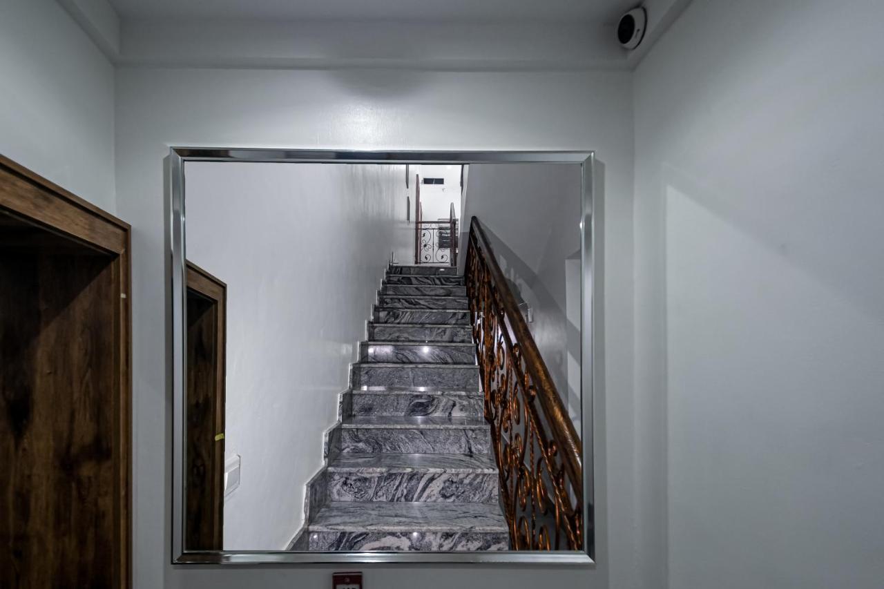Quest Boutique Hotel Gwarinpa Bagian luar foto
